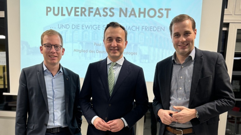 Von links: Bürgermeister Christian Schweitzer, MdB Paul Ziemiak, CDU Vorsitzender Martin Gropengießer